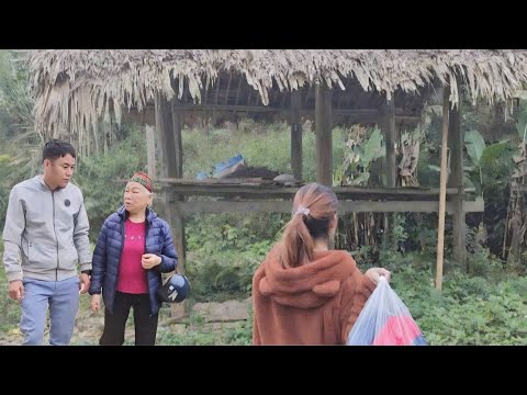 Leaving home, she lived in a dilapidated shack, which worried her grandmother and brother.