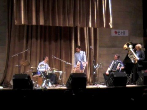 Ot Azoj Klezmer Band in Buenos Aires - Percussion Solo