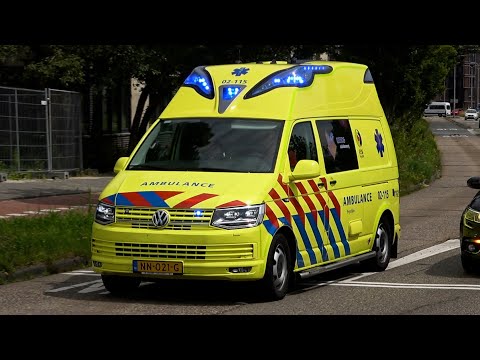 A1, Reserve Silverline Ambulance 02-115 UMCG Ambulancezorg wurmt zich door verkeer in Leeuwarden