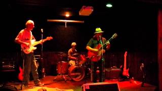 Larry, Scott & Tristan perform Sweet Little Sixteen - Chuck Berry