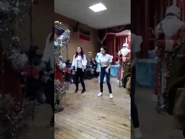 Мәнәвезлеләрне Кыш бабай өйләрендә тәбрикләде - ФОТО һәм ВИДЕО