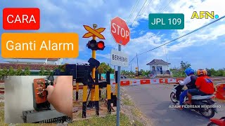 Download lagu Cara Ganti Sirine Perlintasan Kereta Api Brigif Palur - Indonesian Railroad crossing mp3