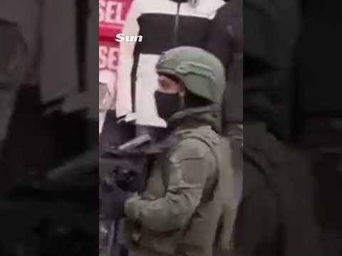 Robbers dressed as IDF soldiers raid jewellery store in Hebron #israel