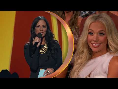 Previous Female Artist of the Year Winners Present This Year's Award (Live from the 60th ACM Awards)