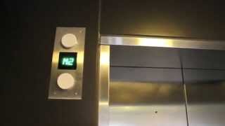 preview picture of video 'South OTIS Series 5 211 Hydraulic Elevator-Freeport Village Station; Freeport, Maine'