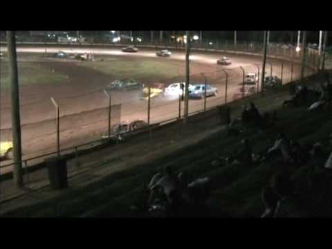 JIM COWLEYS 1ST LAP CRASH MARYBOROUGH. 10/4/2010.