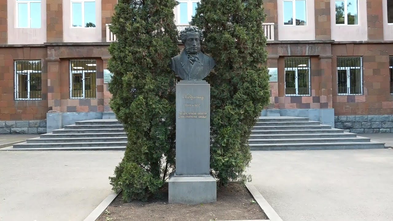 Ուղիղ. Ինչ է կատարվում թիվ 8 դպրոցում