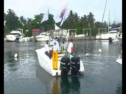 Land rover fishing festival 2011 - LE CHOK DEE II A ENCORE FRAPPE - 1er jour matin.wmv