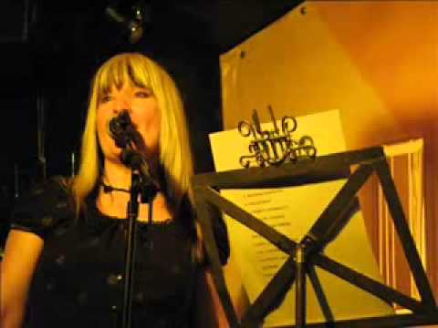 Magda Puskas   La o cana cu vin studio