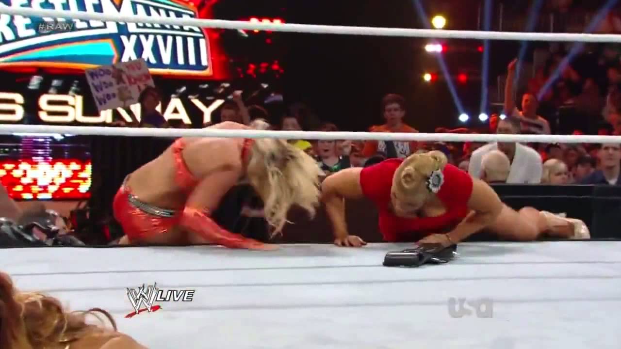 Kelly Kelly-Rolling Pin To Eve