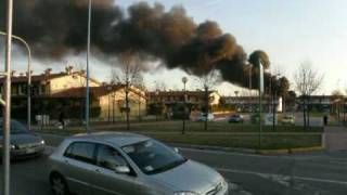 preview picture of video 'Incendio Molinetto di Mazzano - Ciliverghe - Brescia 15.2.2009'