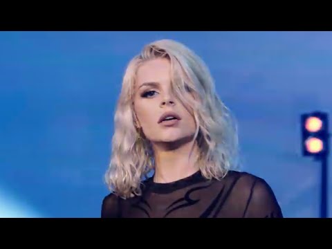 Davina Michelle - my own world (Live)