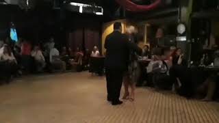 Yanina Erramouspe y Leo Ortiz, "Oro de ley" Juan D'Arienzo