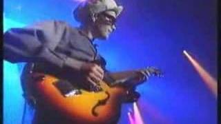 Earthling- Infinite M live