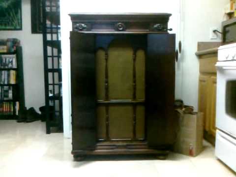 Victor Credenza plays Hound Dog - Marv Lockard