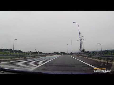 WYPADNIĘCIE Z TRASY NA ZJEZDZIE NA A4 W KIERUNKU RZESZÓW (IV OBWODNICA KRAKÓW)