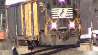 preview picture of video 'Norfolk Southern 6699 Horn Fail! Sunbury,Pa.'