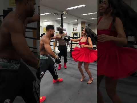 Terence Crawford boxes King Bach w/ @AdamW