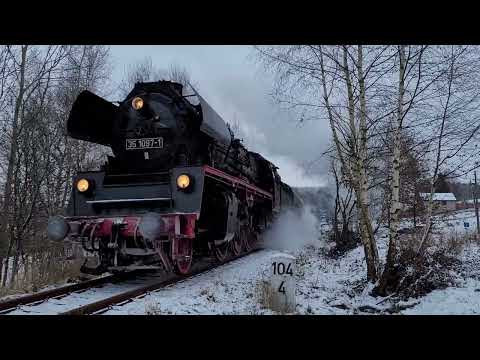 Dampflok 35 1097-1 mit sensationeller Pfeife bei der Anfahrt zum Hp Gunzen am 11.12.2022