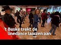 't Buske trekt de linedance laarzen aan - Brabants Buske