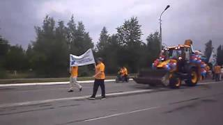 preview picture of video 'Парад невест День города Серова 2013 год'