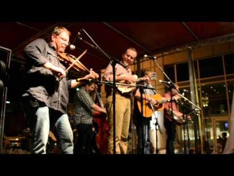 Adam Steffey & THE BOXCARS perform a terrific tune @ IBMA 2014!