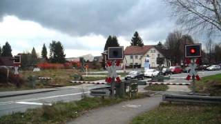 preview picture of video 'eurobahn / Keolis dmu regional train on line RB73 to Lemgo-Lüttfeld just left Oldentrup station...'