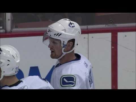 Canucks at Ducks - Henrik Sedin 3-2 Goal - Pre-Season - 10.01.10 - HD