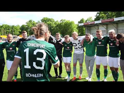 Jubelkreis FC Schweinfurt 05 nach der Meisterschaft in Bayreuth