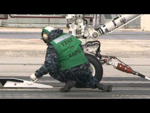 Военные испытывают электромагнитную катапульту для запуска истребителей с кораблей. Военные испытывают электромагнитную катапульту для запуска истребителей с кораблей. Фото.