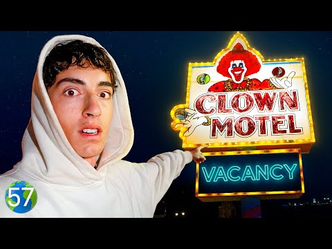 Tuvimos Que Dormir En El Hotel Más Paranormal De Estados Unidos - Vuelta Al Mundo En 80 Días