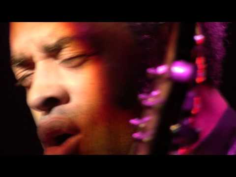 MuthaWit - "Martha the Squatter" at URB ALT Festival 2011 [High Definition] (live)