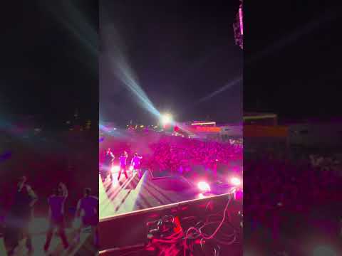 Junto a #zion y #lennox cantando en #madrid 🇪🇸 Que  especial! #reggaeton #zionylennox #short #fyp