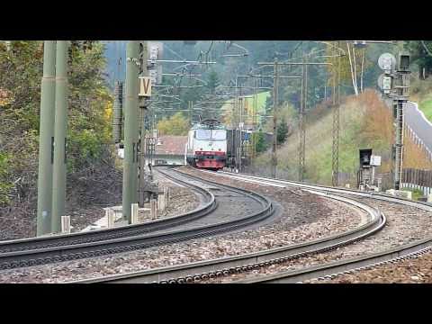 TRENO MERCI CHE SCENDE...TRENO PASSEGGERI CHE SALE...
