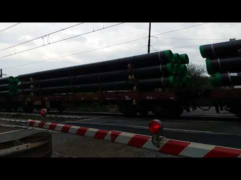 Passaggio a livello con semibarriere di via Franchi Maggi a Castelletto di Branduzzo  (PV)