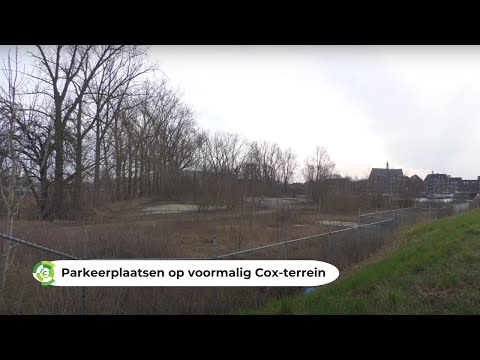 Parkeerplaatsen op het braakliggende voormalige Cox-terrein