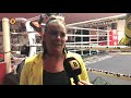 'Gruwelijk spannend', schoonzus Nieky Holzken heeft geen stem meer over na ONE-debuut van zwager