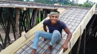 গ্রামের ছাদ ঢালাই