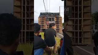Download lagu Sriwijaya audio Bikin Semua Warga Heboh #shorts mp3 Download lagu Sriwijaya audio Bikin Semua Warga Heboh #shorts mp3