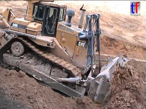 CATERPILLAR D9R Moving a Hill / A 74, Buch am Forst, Germany, 05.10.2004.