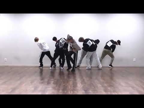 BTS - Coregraf mic drop