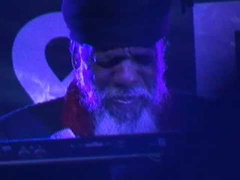 Dr. Lonnie Smith Jonathan Kreisberg and Jamire Williams 6 - Darling Harbour Jazz Fest 2012