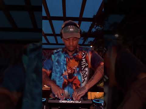 DAZLBØY taking it away at R/HOOD Rooftop sessions 🫂
