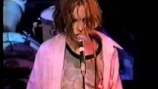 Beck w-that dog. - Totally Confused (live) 1994-04-19 The Troubadour