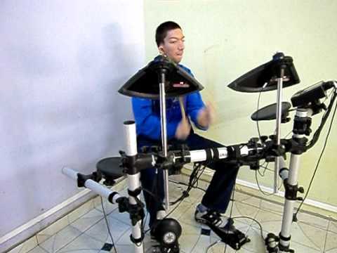 Quadrangular Vera Cruz.....B.H....M.G.....31-07-2011 - Gabriel bateria.