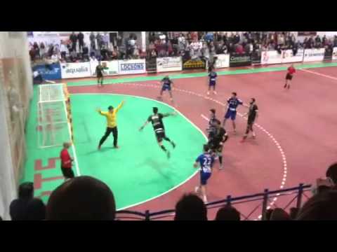 Angel Ximenez - BM Aragón        gol LEVI