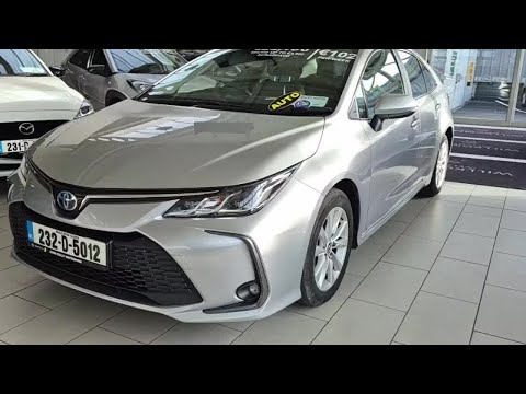 Toyota Corolla 1.8 Hybrid Luna Saloon - Image 2