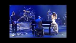 Laura Pausini - Medley: Strani Amore, Lettera... (Live in Paris 05)
