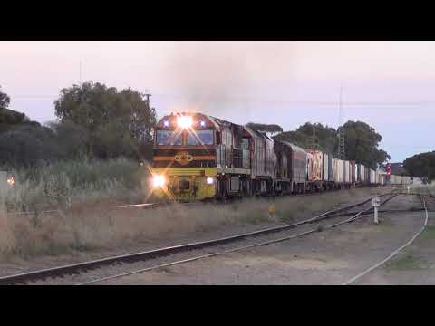 GWU009, ALF18 powering out of Crystal Brook, SA (2013)