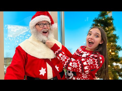 😱 Grinch vs SANTA CLAUS 🎅🏻 Who Brings Us the Most Beautiful Christmas GIFTS ❓